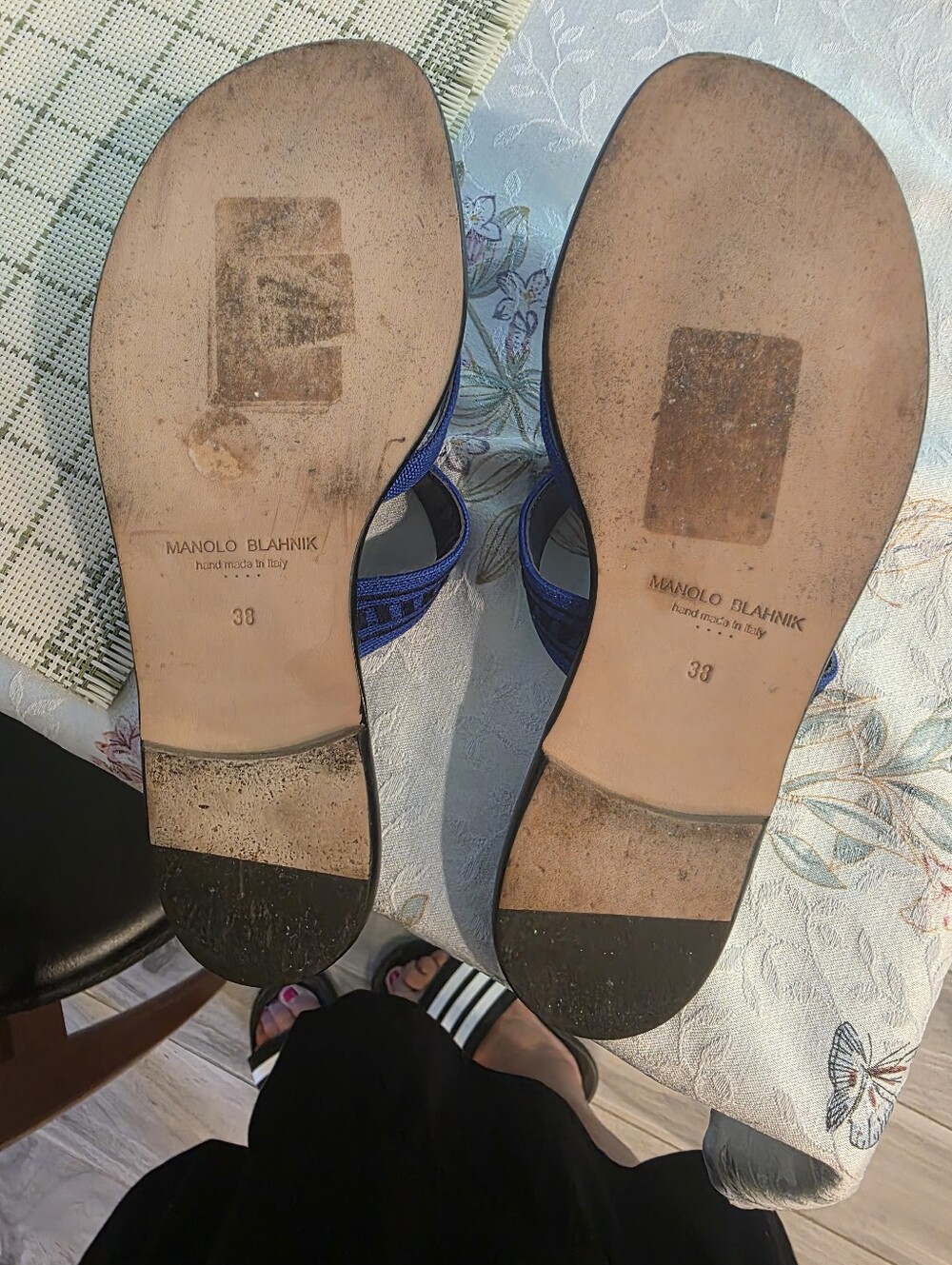 Manolo Blahnik Electric Blue Double-Strap Sandals - Picture 4 of 4